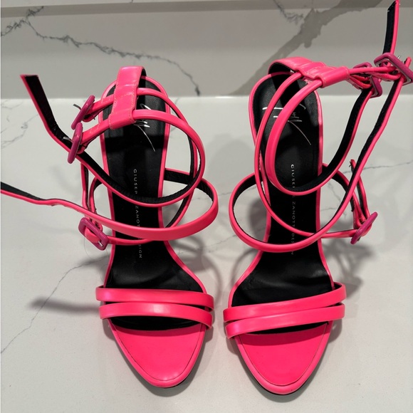 Like new Giuseppe Zanotti heels - Picture 4 of 4